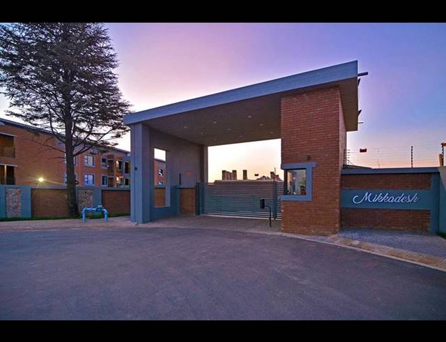 3 BEDROOM TOWNHOUSE FOR SALE IN WITPOORTJIE
